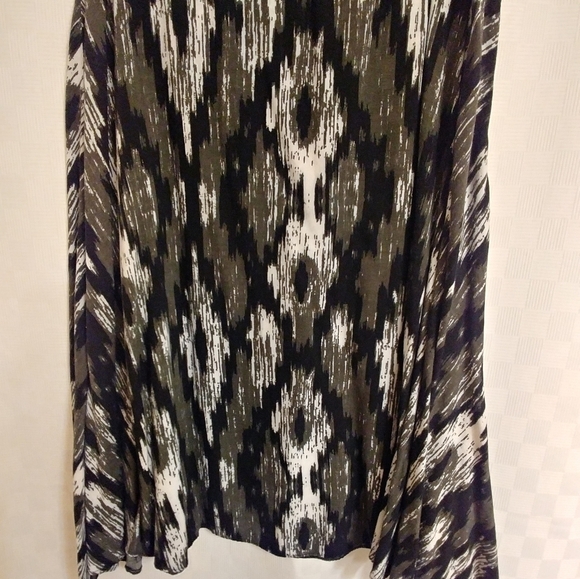 GRACE Elements Skirt - Picture 2 of 6